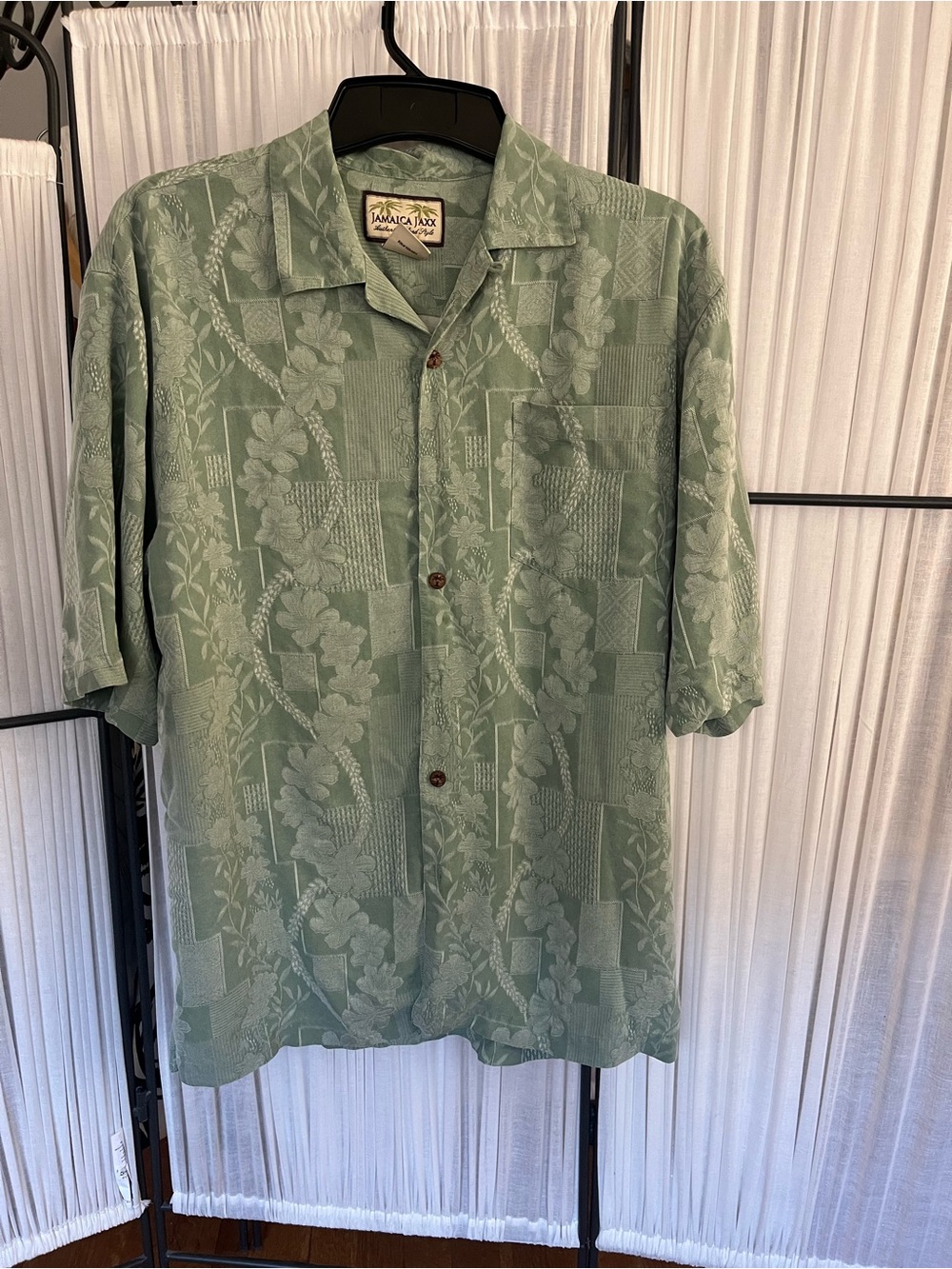 Jamaica Jaxx 100% silk Jacquard Hawaiian Sage Green Floral Vine Shirt - Men’s S